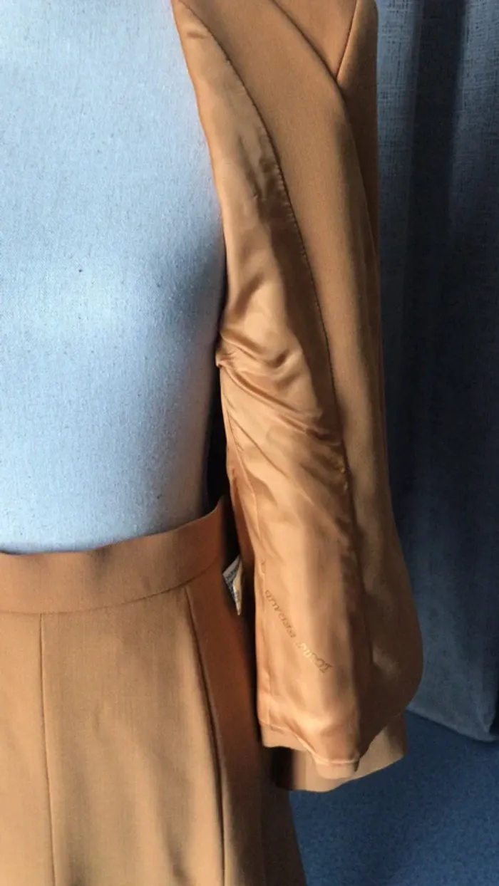Tailleur - photo numéro 4