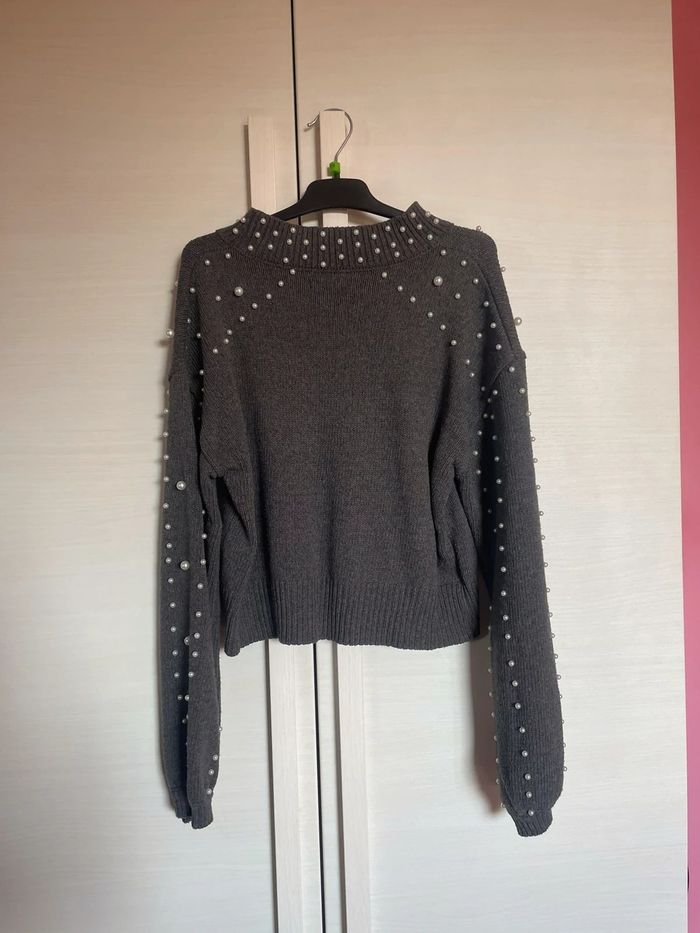 pull gris avec perles - photo numéro 2