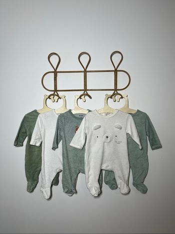 Lot 5 pyjamas