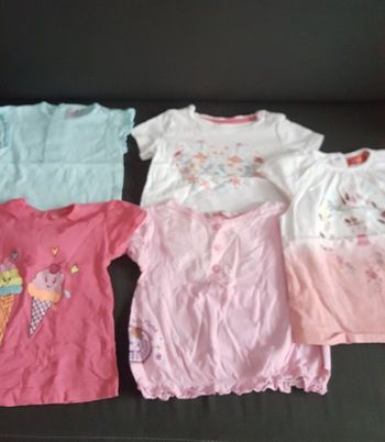 Lot 5 t.shirts T.12M
