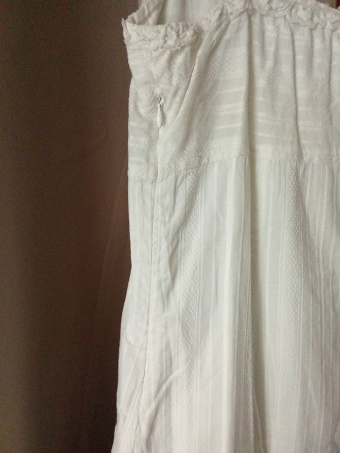 Robe blanche travaillée et avec une doublure M&S taille 40-42 - photo numéro 7