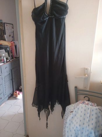 Superbe robe noire en 40