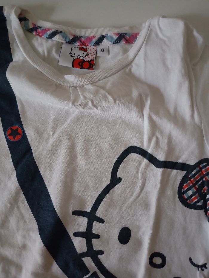 Tee-shirt manches longues. 8 ans .Coton .Blanc et Hello Kitty. Très bon état. - photo numéro 3