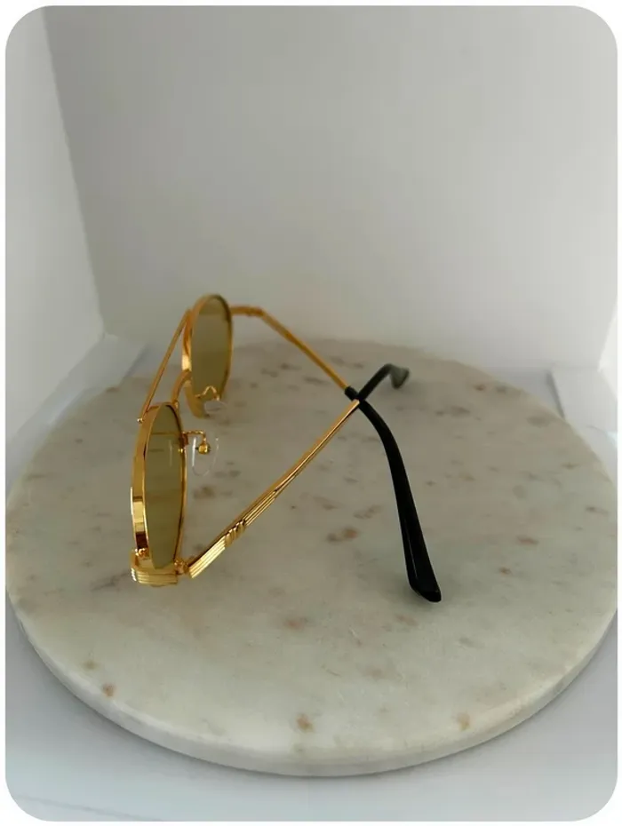 Lunettes de soleil vintage - photo numéro 3