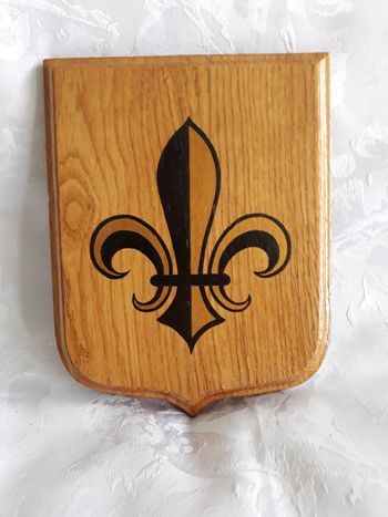 Faby27800 Blason Emblème fleur de lys peint sur bois fait main