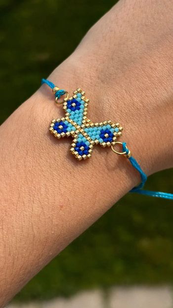 Bracelet papillon tissé en perles