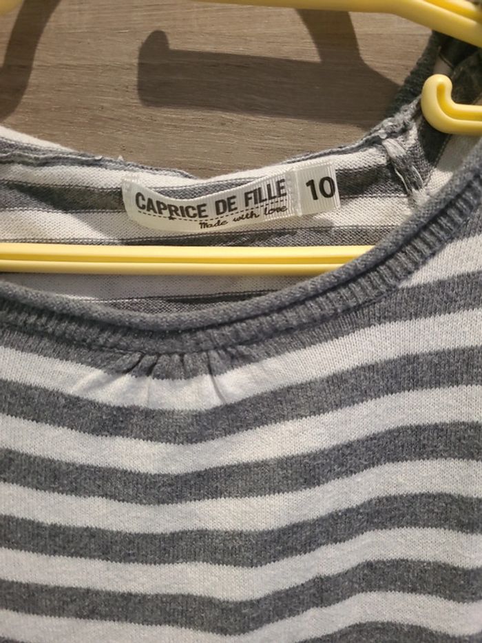 Robe, manches courtes avec capuche, taille 10 ans - photo numéro 2