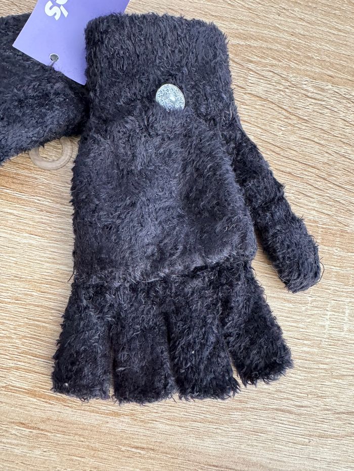Gants mitaines noirs tout doux neuf Claire's - photo numéro 2