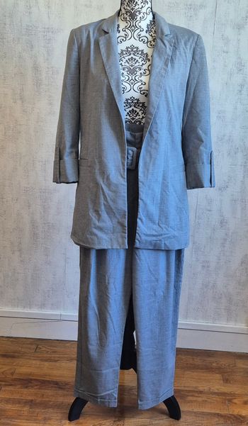 Ensemble tailleur femme bershka veste et pantalon taille haute gris  taille M/38 et L/40