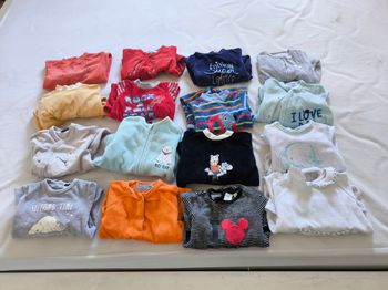 Lot de 16 babygros hiver garçon. Taille 3 mois.