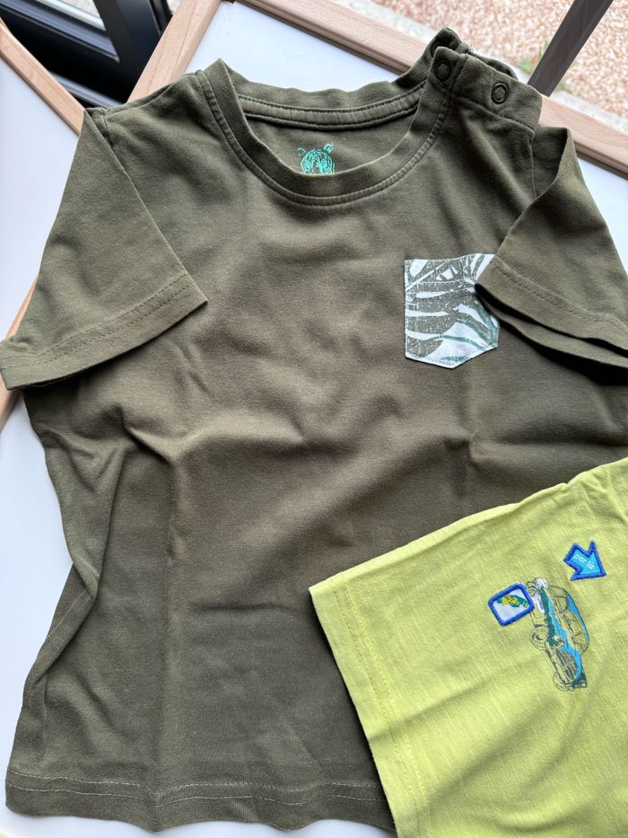 Lot 2 t-shirt 24 mois Camouflage & Toujours prêt - photo numéro 3