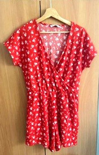 COMIBSHORT ROUGE/ORANGE A FLEURS - TAILLE L - STRADIVARIUS