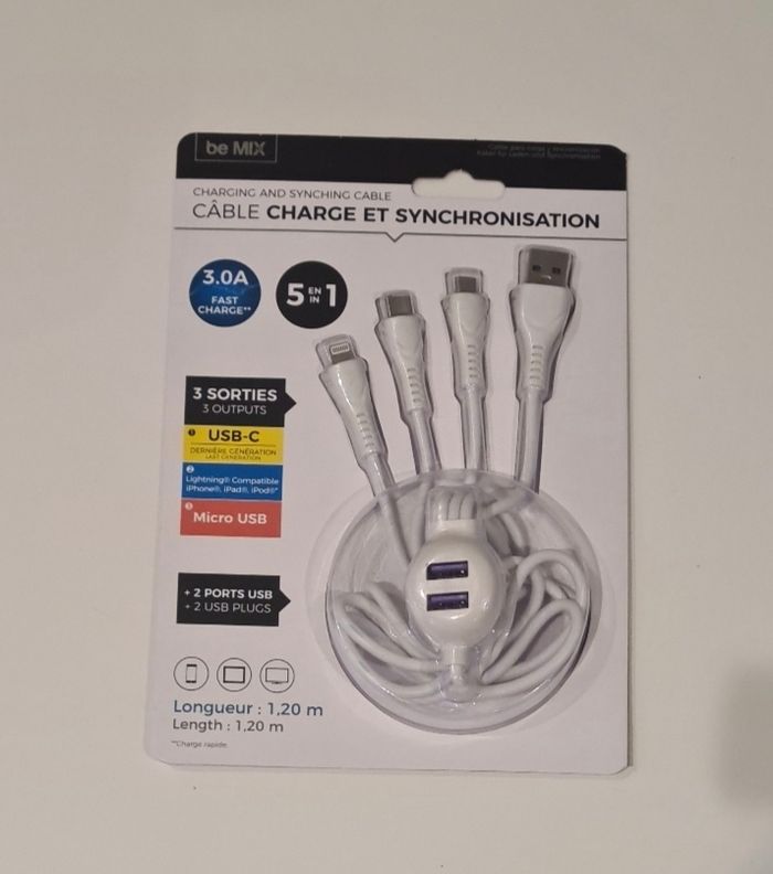 Lot Câble Charge 5 en 1+ 1accroche câble NEUF - photo numéro 2