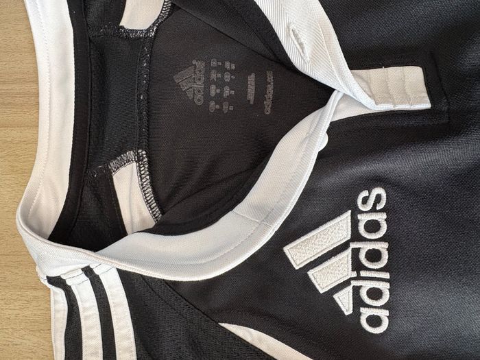 T-shirt Adidas vintage noir – Année 2008 -Bandes blanches & gros logo – Taille M - photo numéro 4