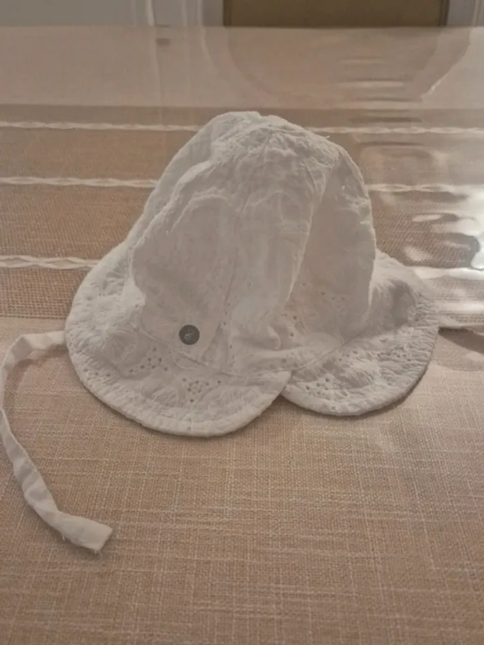 Chapeau Bob bébé blanc dentelle bohème Obaïbi 45 cm