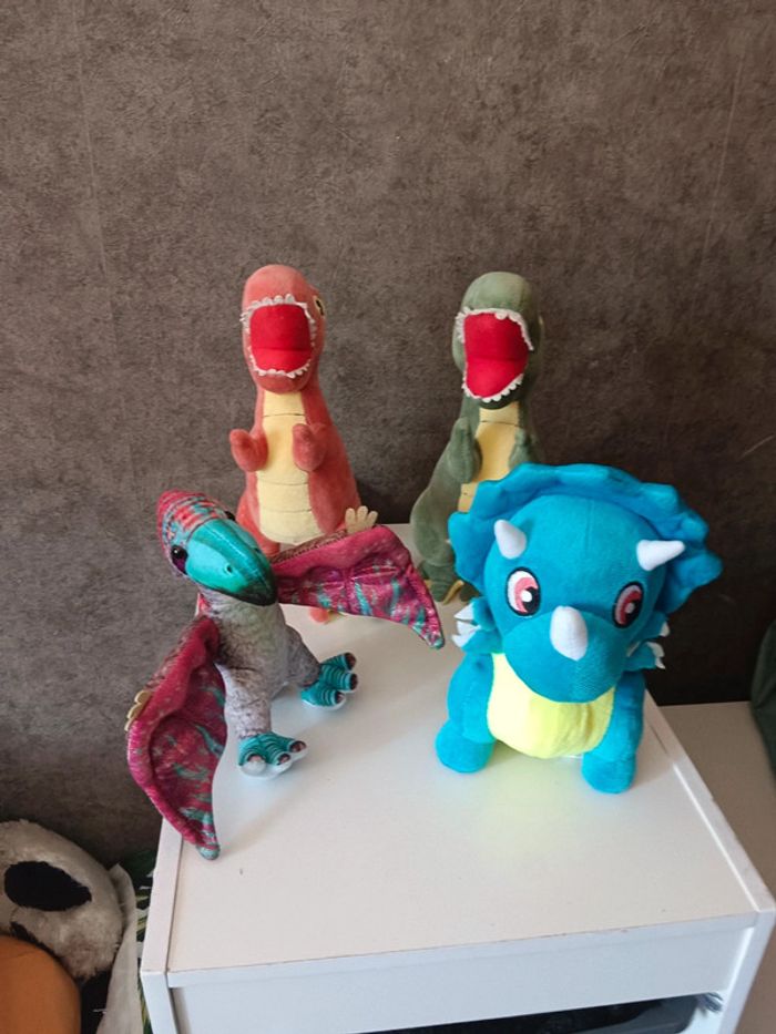 Lot peluche dinosaure