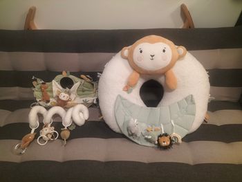 Lot activités et coussin éveil bébé  Verbaudet