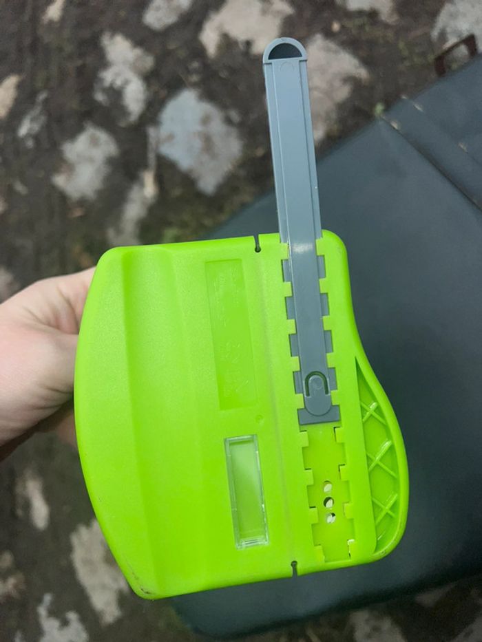 Perforatrice Q-Connect 943281 Perforateur 2 Trous Capacité Perforation 30 Feuilles - photo numéro 3