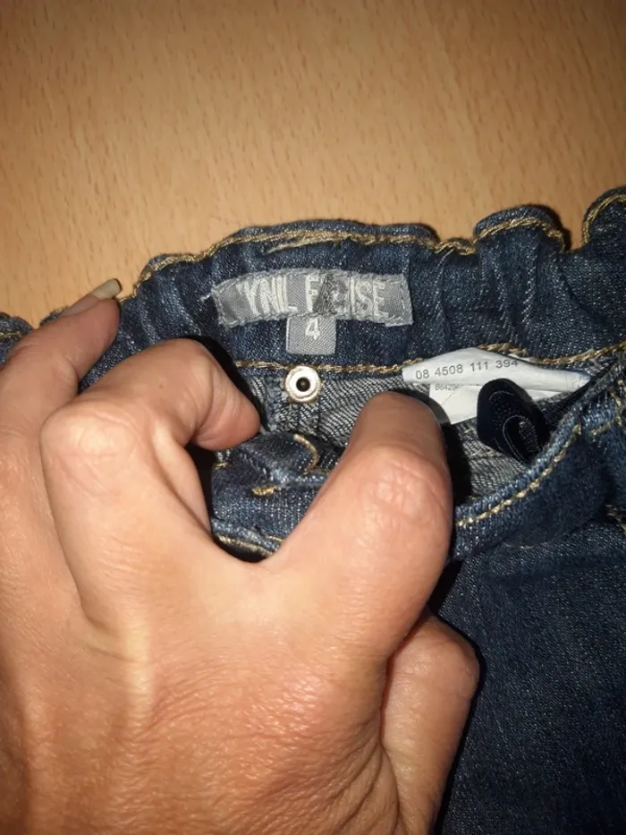 Jeans vynil fraise 4 ans - photo numéro 4