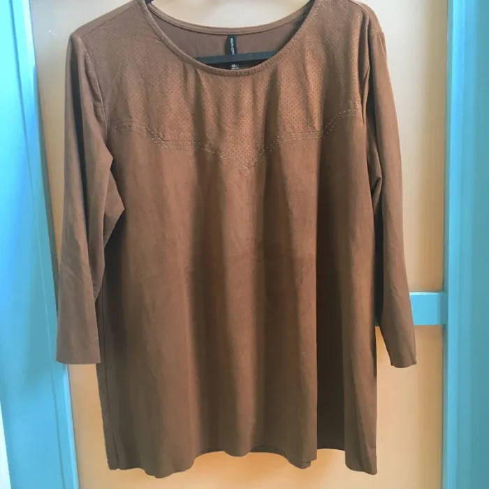 👚 Haut en suédine manches 3/4