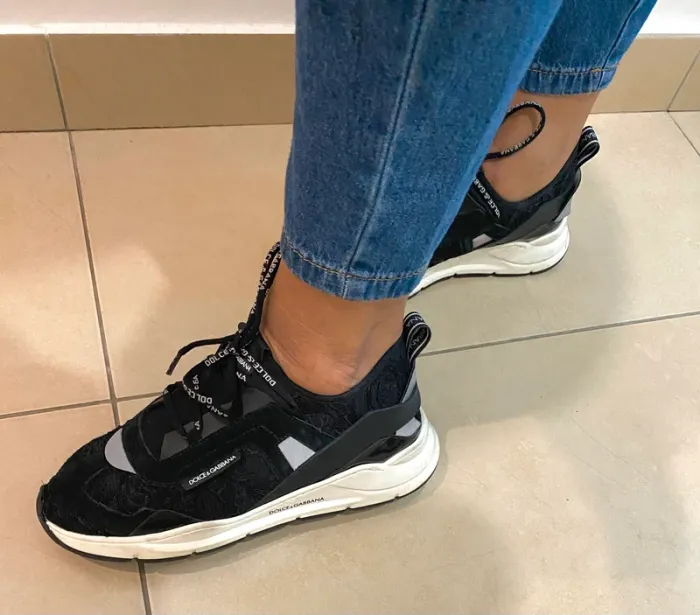 Magnifique Baskets Noire Pointure 36 - photo numéro 2