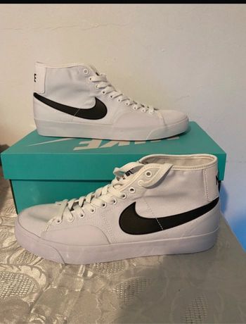 Basket Nike Sb Blazer court Mid neuf 42,5