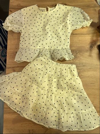 Ensemble t-shirt + jupe blanche à point noir H&M 110cm