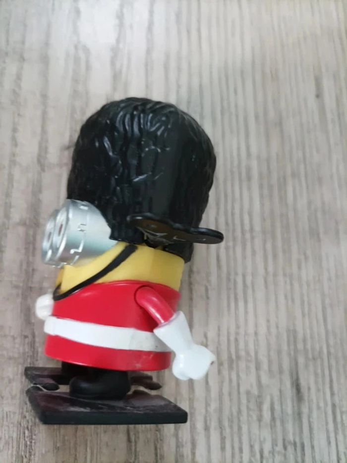 Figurine Minion garde anglais neuve - photo numéro 3