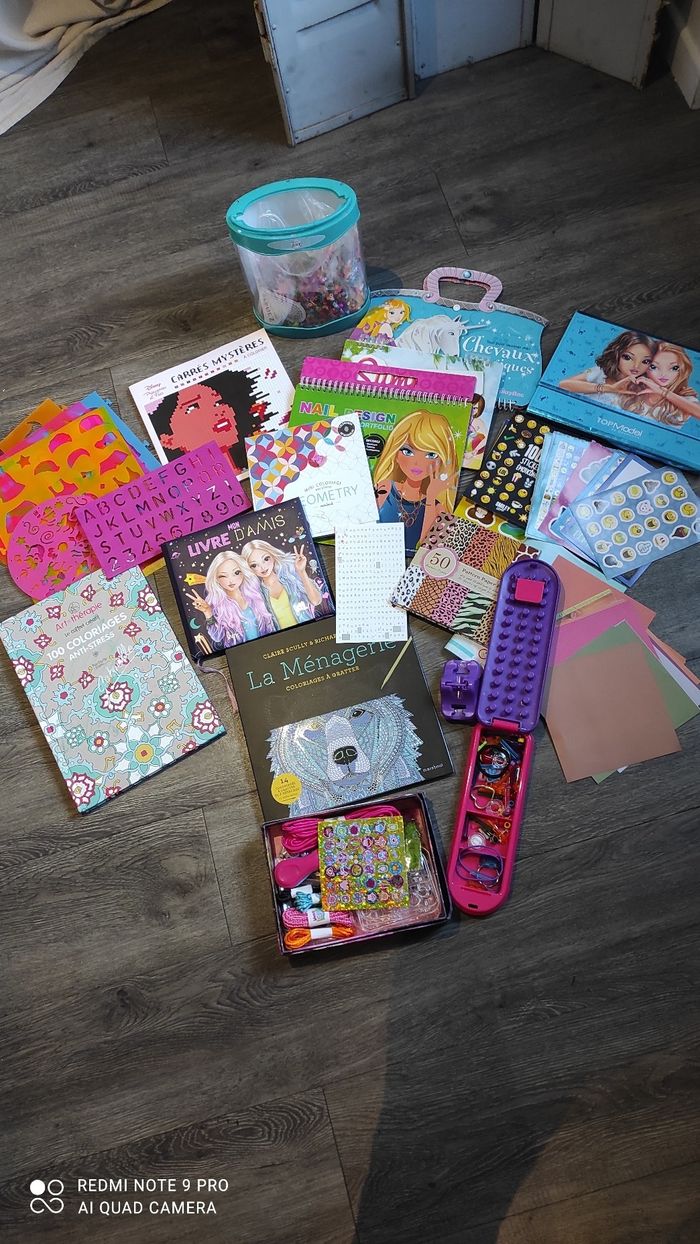 Lot coloriages/loisirs créatifs