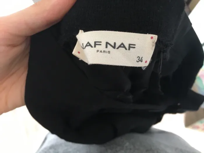 Pantalon style costume noir resserré à la taille - photo numéro 5
