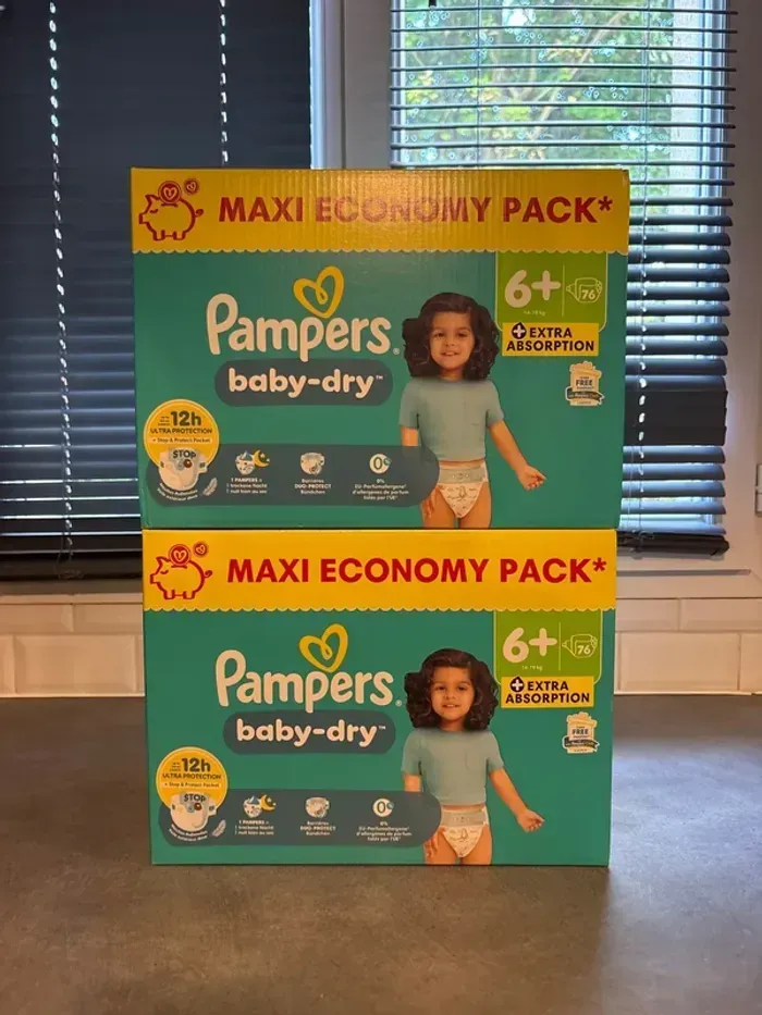 Lot de 2 paquets de couches Pampers baby-dry taille 6+