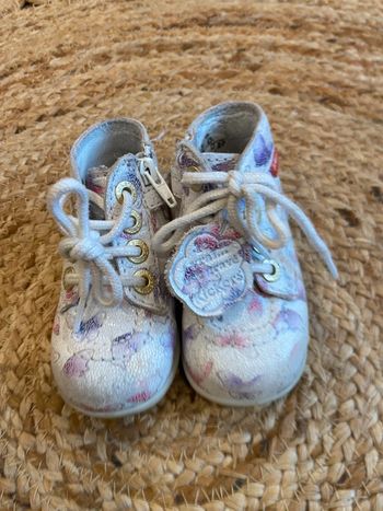 Chaussures bébé fille taille 20 Kickers