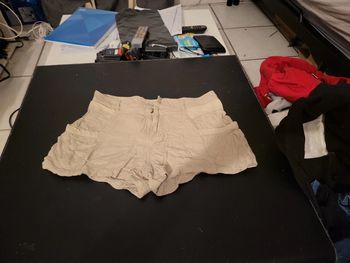 Short beige S forever 21