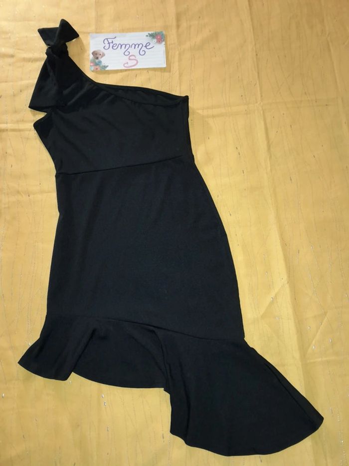 Robe noire 36/38 une manche sexy - photo numéro 11