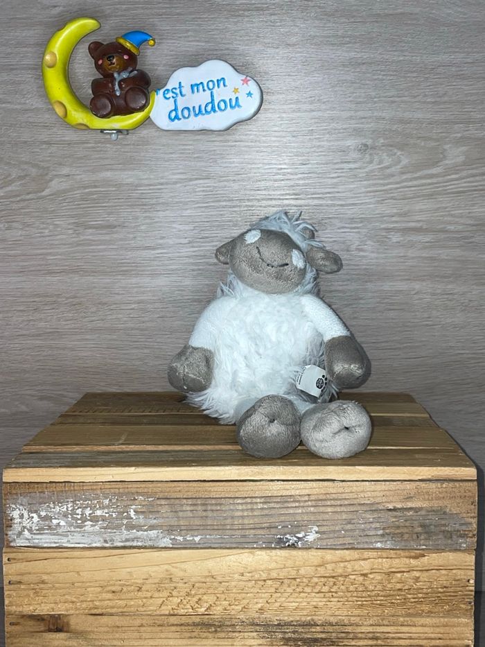 DIV418 doudou mouton 🐑 la maison de Lilo