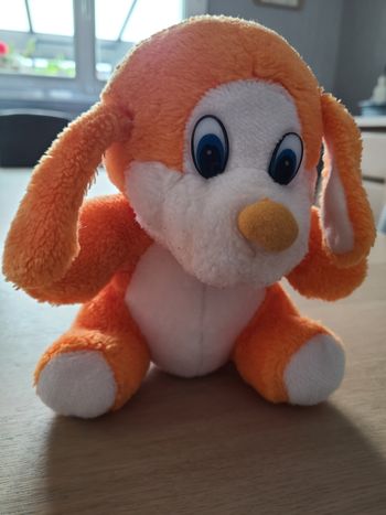 Peluche chien orange et blanc