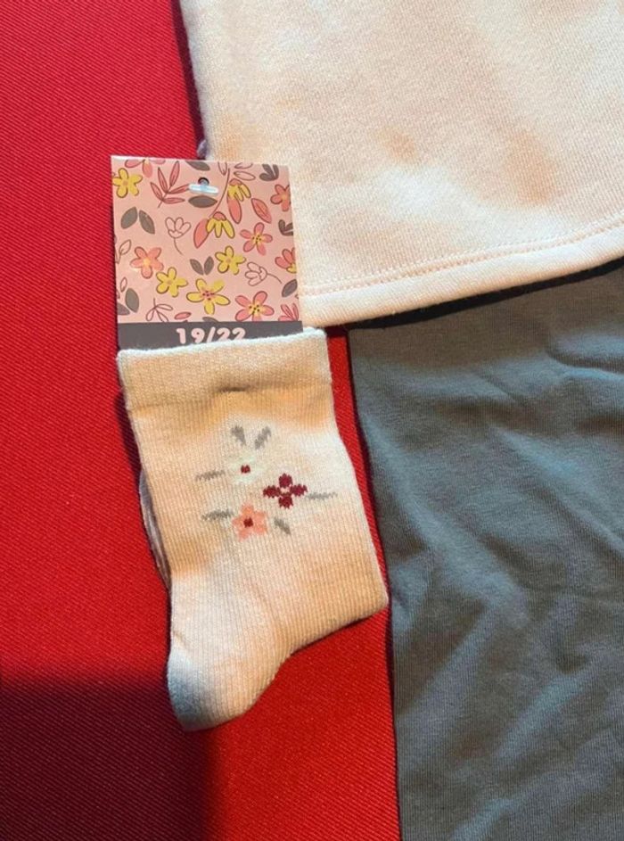 Ensemble 3  pièce  bébé fille  24 mois neuf - photo numéro 3