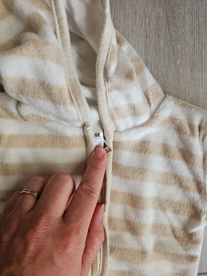 2 gilets zippé 6 mois - photo numéro 2