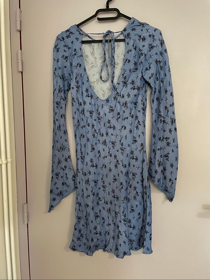 Robe dos nue - photo numéro 2