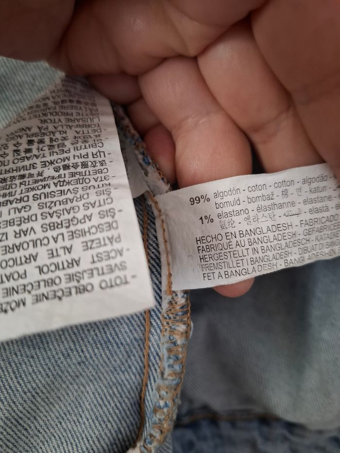 Veste en jean zara taille 34 en très bon état Veste en jean zara taille 34 en très bon état 
Longueur 50 cm
Largeur aisselle à aisselle 45 cm
#vesteenjean #vestezara #zara #taille34_youch202 - photo numéro 5