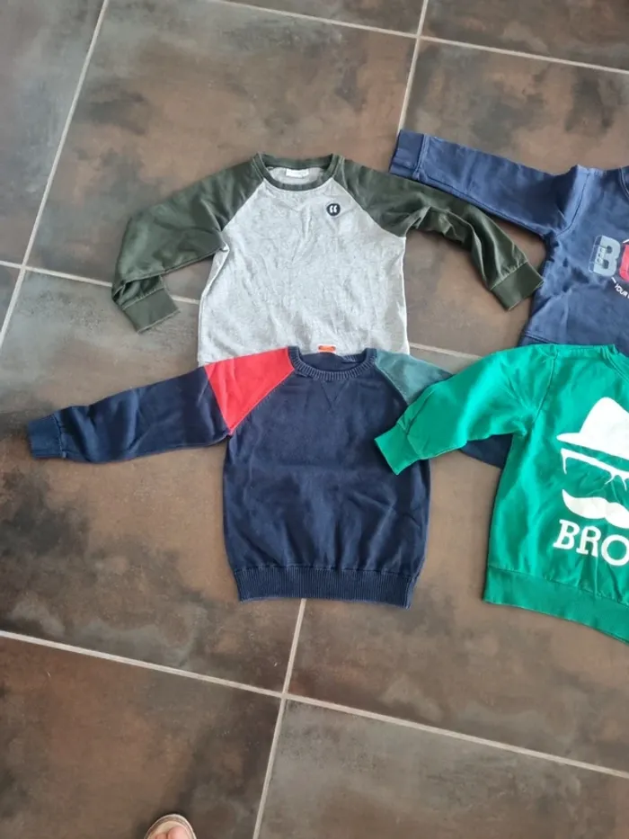 Lot 4 sweatshirts - photo numéro 2