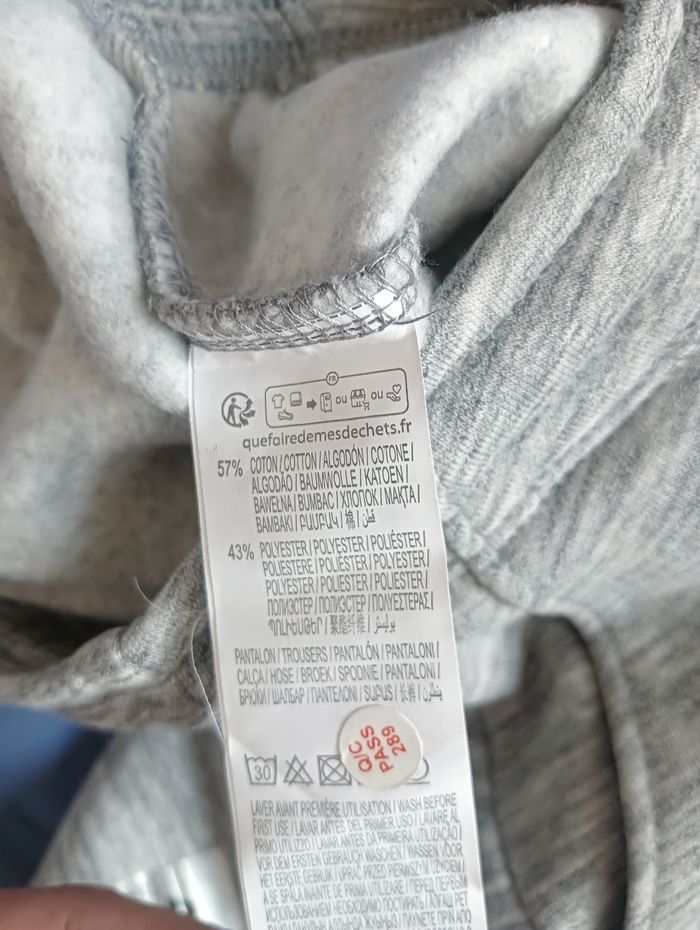 Pantalon jogging 4ans Neuf - photo numéro 9