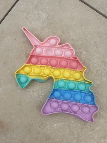 Pop it licorne et dinosaure