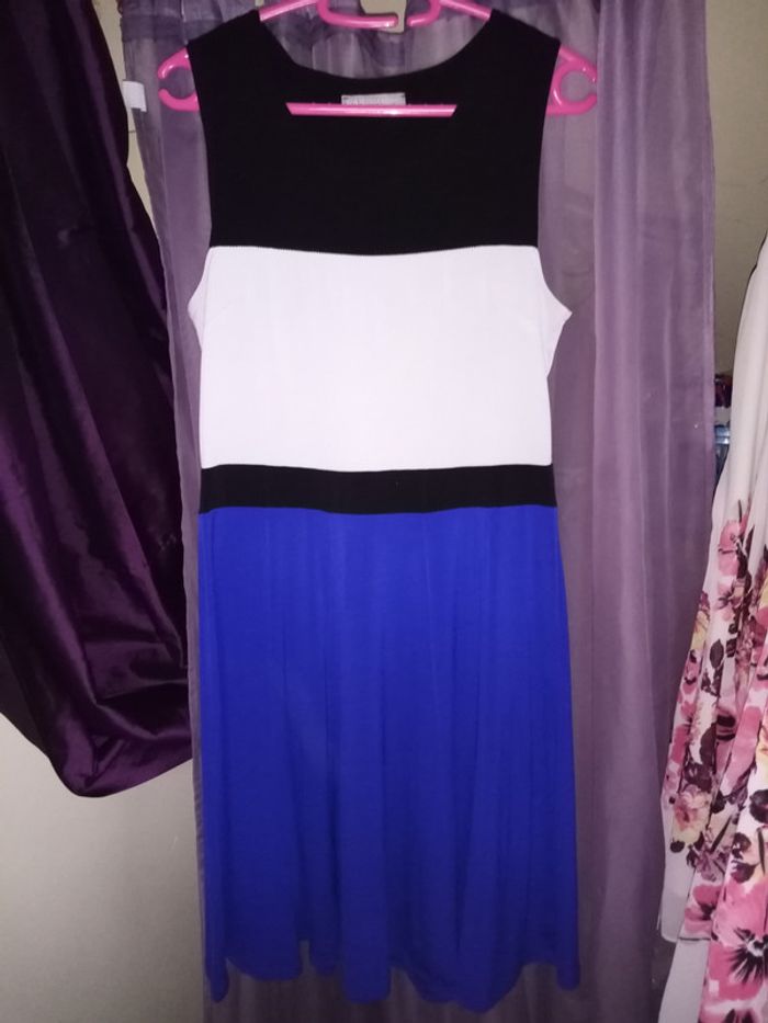 Robe bleue noire et blanche T4 Jennyfer