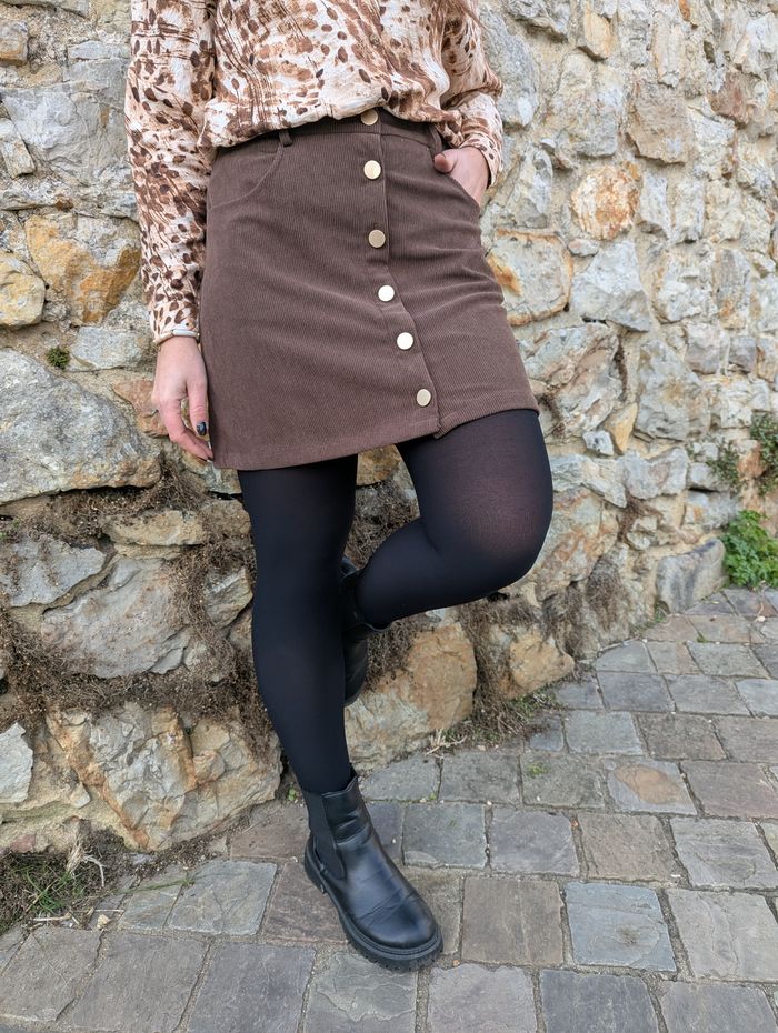 Jupe en velours Arles marron chocolat
Taille L - photo numéro 3