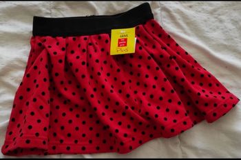 Jupe 4-5 ans neuve / PLUS