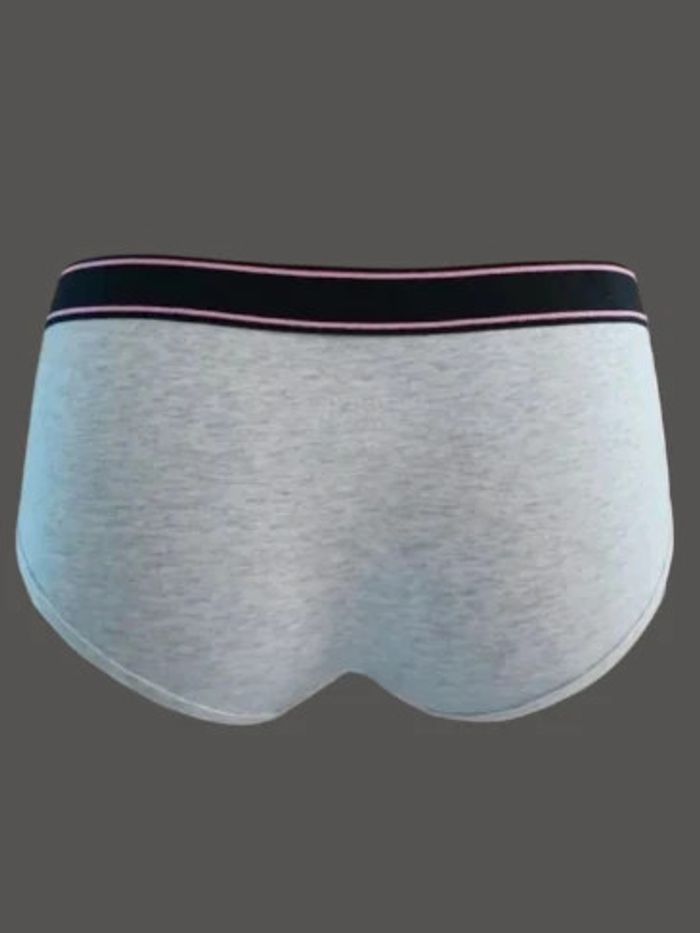 Lot 5 shortys Galeries Lafayette 8 ans valeur 34.95 € - photo numéro 3
