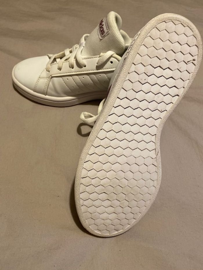 Basket Adidas blanche et rose - photo numéro 3