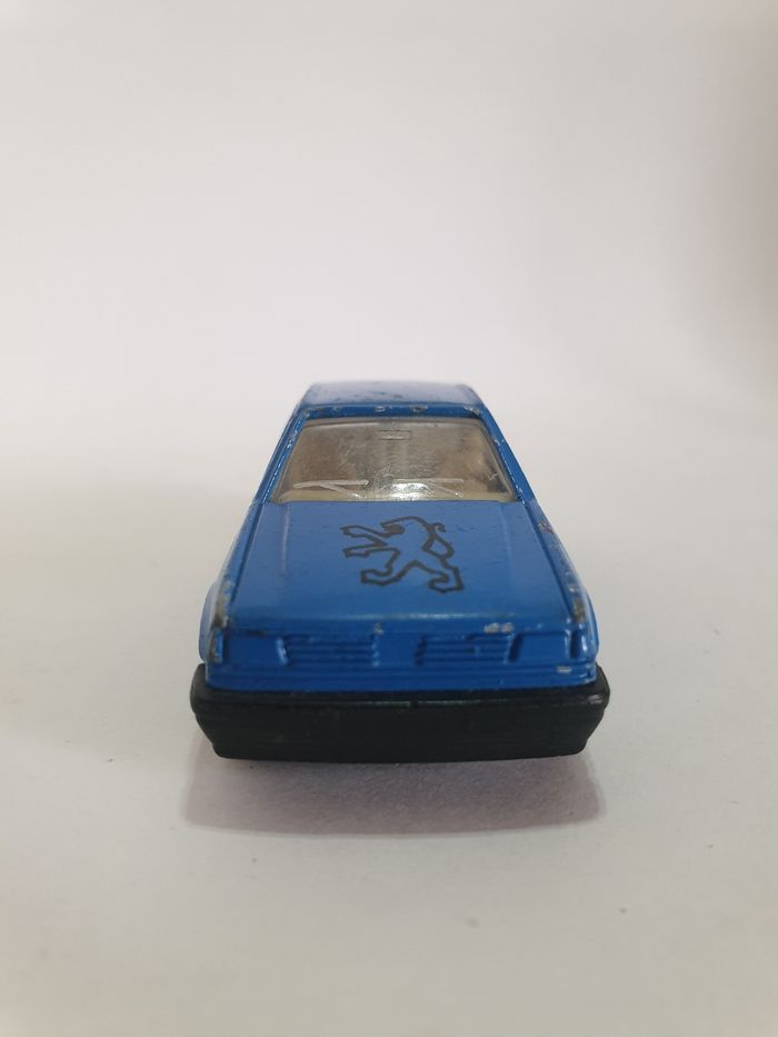 Mc Toy Peugeot 309 1/64 Made in China 🇨🇳 - photo numéro 2