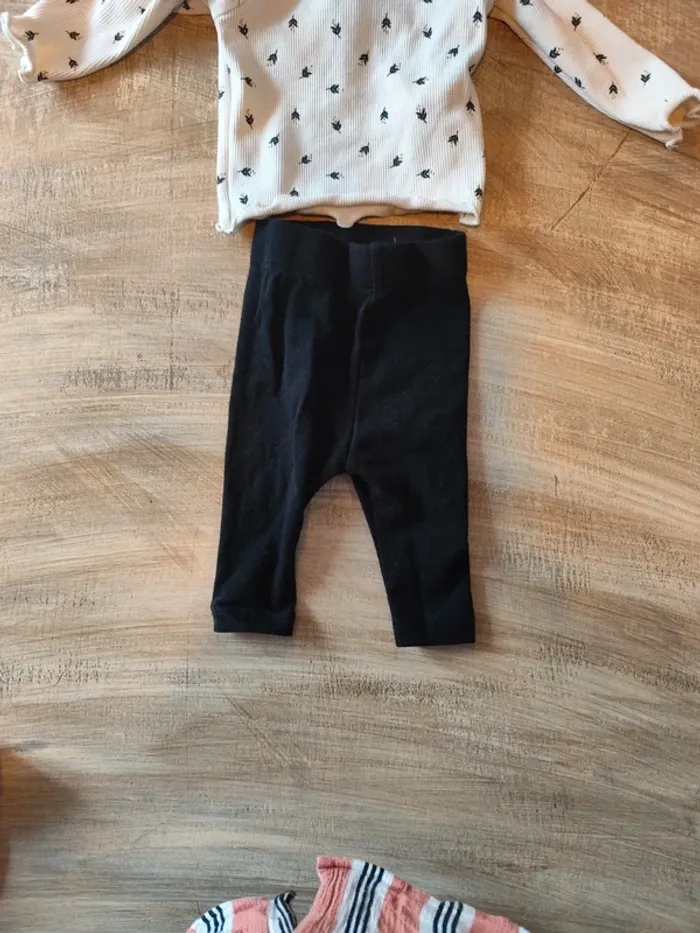 Ensemble haut + legging 1 mois - photo numéro 2